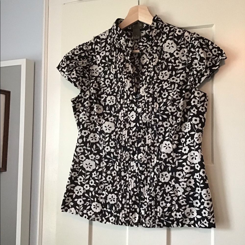 Anthropologie Black and White Floral Pintuck Cap-Sleeve Blouse